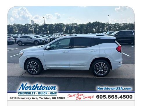 Used 2024 GMC Terrain Denali w/ Denali Premium Package AWD/4WD image 13
