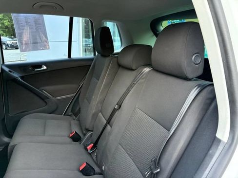 Used 2018 Volkswagen Tiguan Limited w/ Premium Package FWD image 25