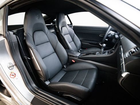 Certified 2025 Porsche 718 Cayman GTS RWD image 27