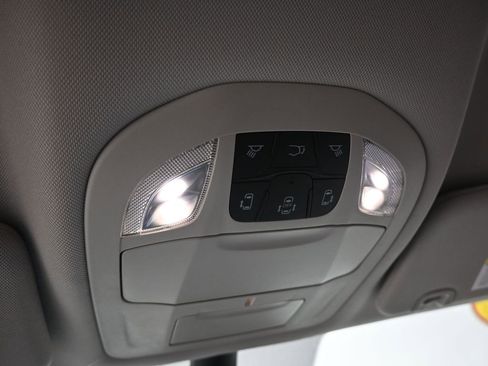 Used 2024 Chrysler Pacifica Touring-L image 34