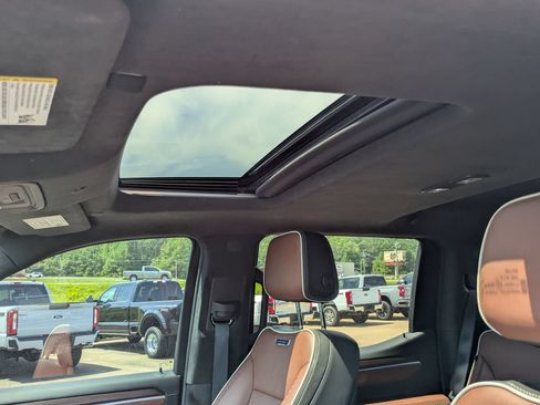 Used 2024 GMC Sierra 1500 Denali Ultimate AWD/4WD image 7