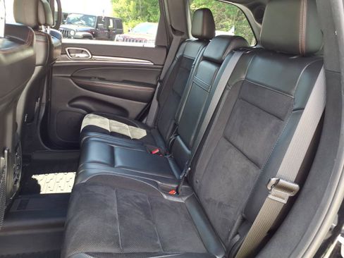 Used 2018 Jeep Grand Cherokee Trailhawk AWD/4WD image 13