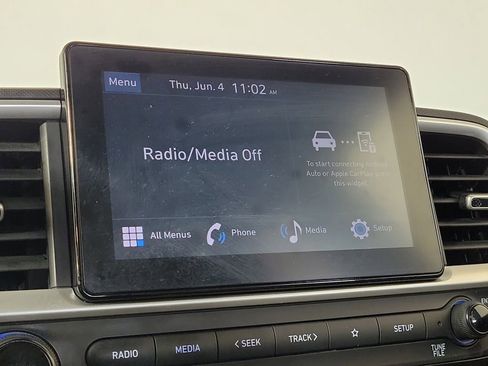 Used 2023 Hyundai Venue SEL FWD image 18