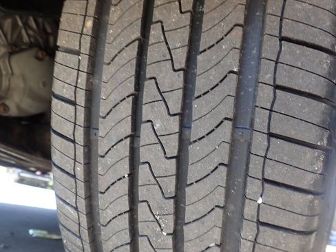 Used 2011 Honda CR-V LX image 34