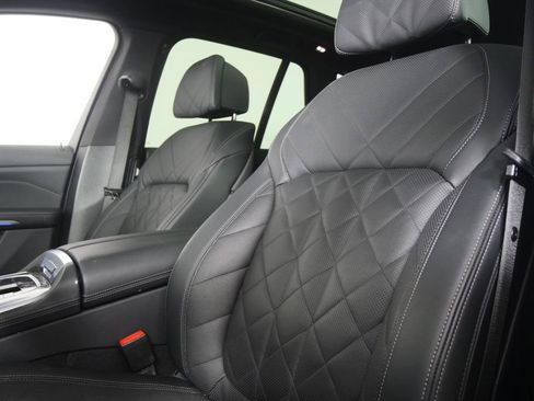 Certified 2025 BMW X5 M60i w/ Climate Comfort Package AWD/4WD image 8