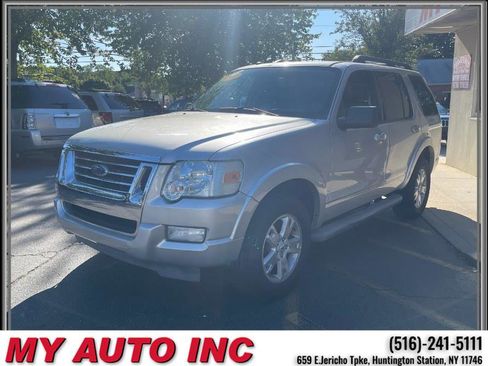 Used 2010 Ford Explorer XLT image 7