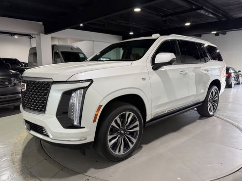 Used 2025 Cadillac Escalade Premium Luxury w/ Touring Package AWD/4WD image 4
