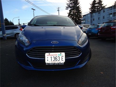 Used 2018 Ford Fiesta SE image 3