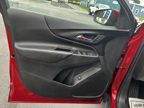 Used 2024 Chevrolet Equinox LT image 11