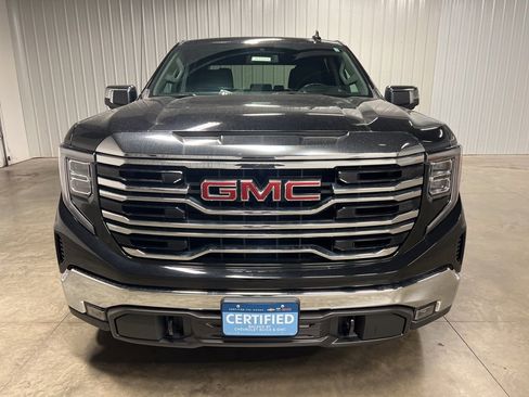 Certified 2022 GMC Sierra 1500 SLT image 3