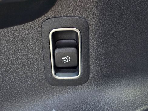 Used 2023 Mercedes-Benz EQB 300 4MATIC image 36