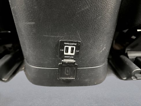 Used 2019 Toyota C-HR Limited image 18