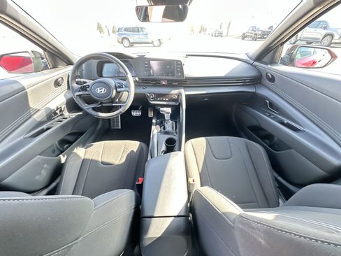 Used 2025 Hyundai Elantra Sport image 19