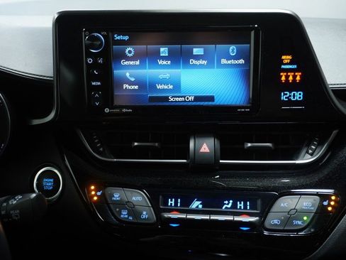 Used 2018 Toyota C-HR XLE image 16