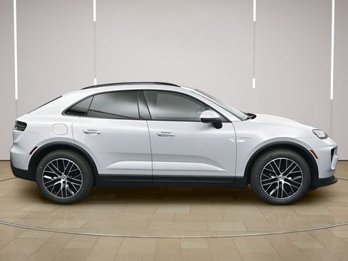 New 2026 Porsche Macan Electric RWD image 27