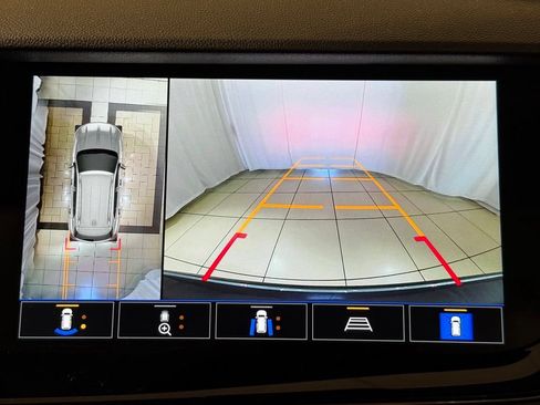 Used 2023 Buick Envision Avenir AWD/4WD image 29