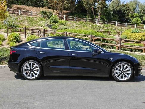 Used 2018 Tesla Model 3 Mid Range RWD image 7