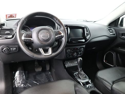 Used 2019 Jeep Compass Latitude image 10