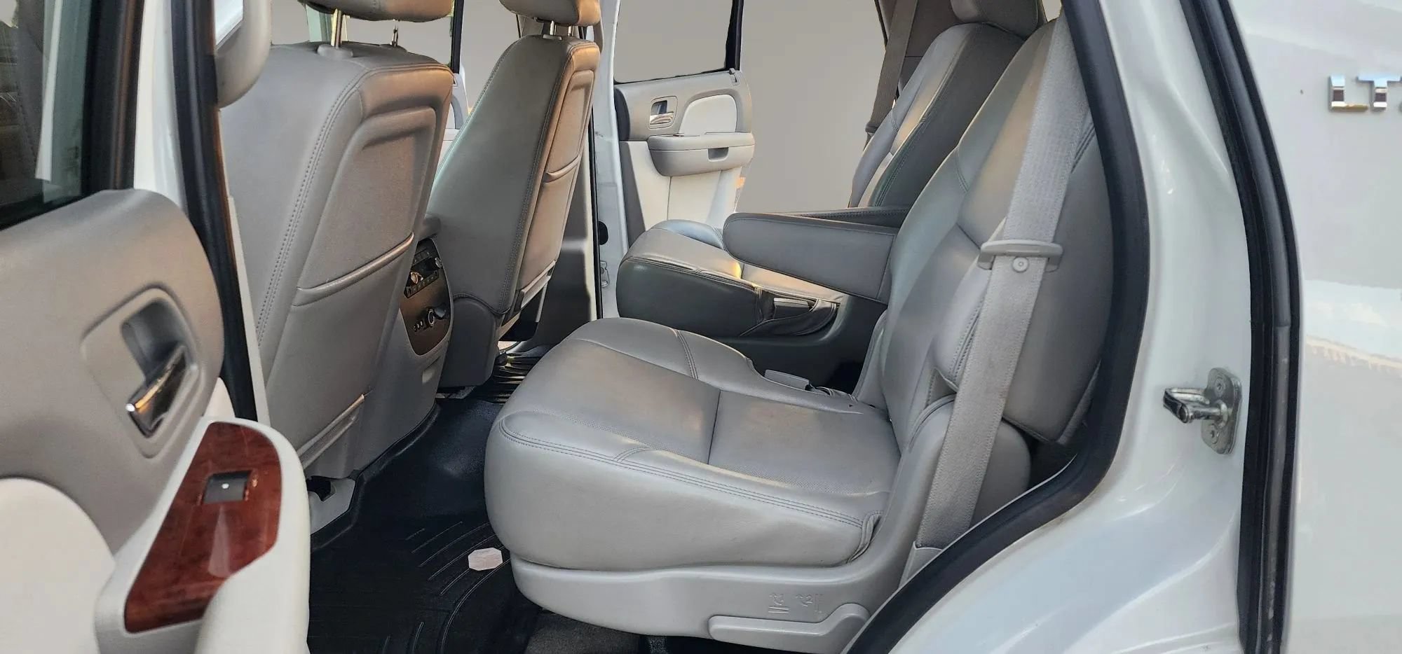 Used 2012 Chevrolet Tahoe LTZ AWD/4WD image 18