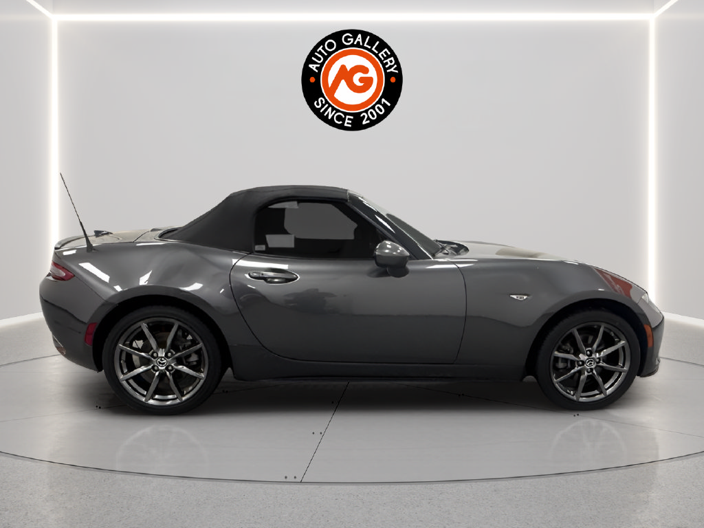 Used 2019 MAZDA MX-5 Miata Grand Touring w/ GT-S Package RWD image 2