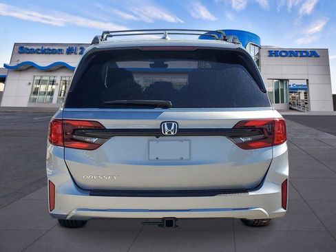 New 2026 Honda Odyssey EX-L image 3