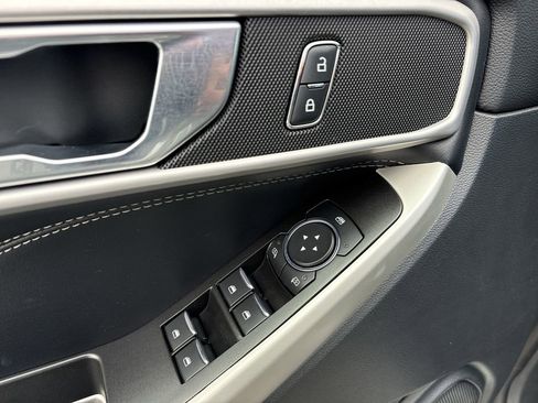 Used 2021 Ford Explorer XLT w/ Equipment Group 202A image 26