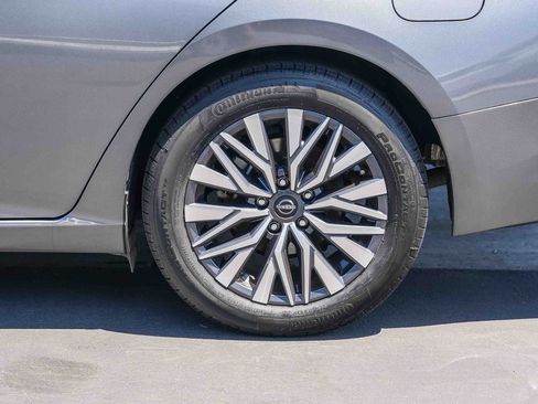 Used 2023 Nissan Altima 2.5 SV FWD image 10