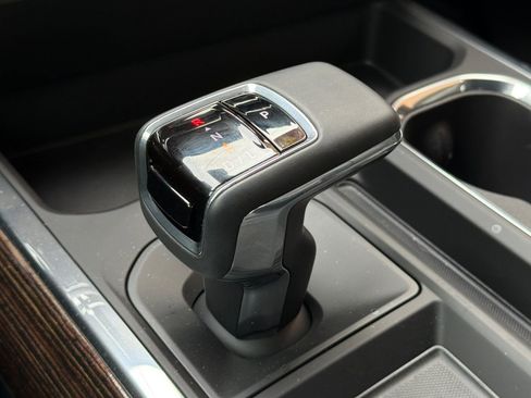 Used 2026 GMC Sierra 1500 Elevation image 32