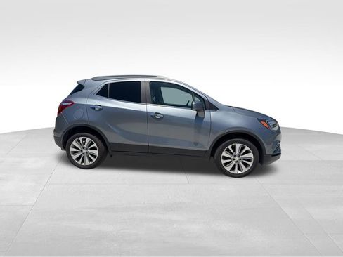 Used 2020 Buick Encore Preferred AWD/4WD image 2