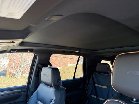 Used 2023 GMC Yukon AT4 w/ AT4 Premium Package AWD/4WD image 43