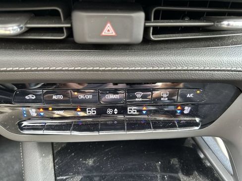 Used 2023 Buick Envision Avenir AWD/4WD image 19
