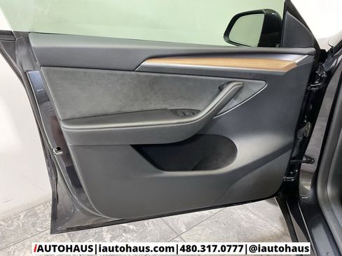 Used 2024 Tesla Model Y Long Range image 43