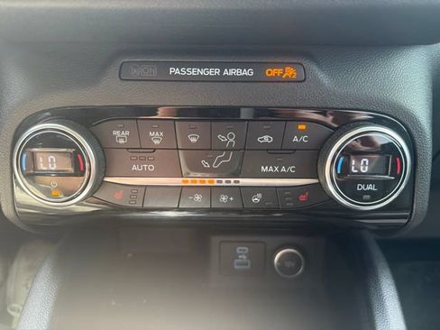 Used 2021 Ford Escape Titanium AWD/4WD image 31