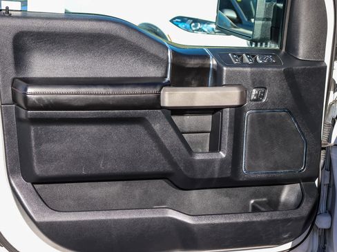 Used 2019 Ford F150 Platinum w/ Equipment Group 701A Luxury image 22