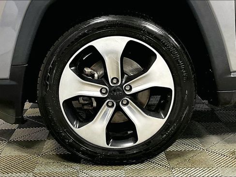 Used 2018 Jeep Compass Latitude w/ Cold Weather Group image 8