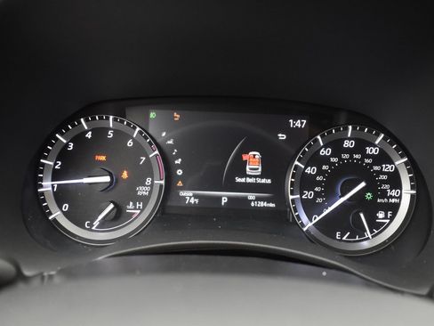 Used 2021 Toyota Highlander XLE AWD/4WD image 8