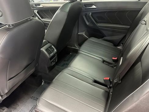 Certified 2023 Volkswagen Tiguan SE w/ Panoramic Sunroof Package image 15