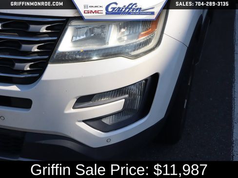 Used 2016 Ford Explorer XLT w/ Equipment Group 202A FWD image 10