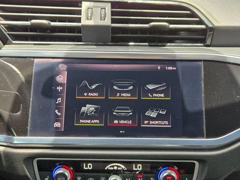 Used 2020 Audi Q3 2.0T Premium AWD/4WD image 17