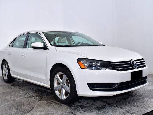 Used 2015 Volkswagen Passat 1.8T SE image 7