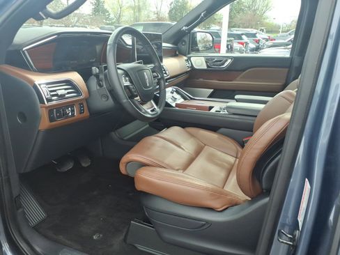 Used 2022 Lincoln Navigator Reserve image 14
