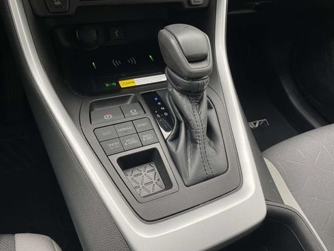 Used 2022 Toyota RAV4 XLE AWD/4WD image 20