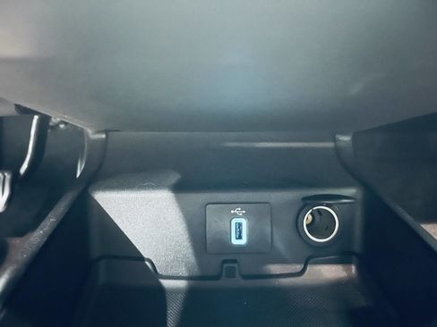 Used 2018 Ford Fusion SE w/ Fusion SE Technology Package FWD image 39