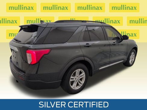 Used 2022 Ford Explorer XLT image 4