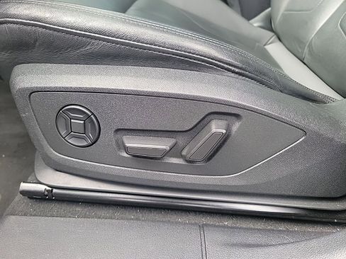 Used 2023 Audi Q3 2.0T Premium AWD/4WD image 8