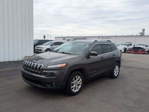 Used 2016 Jeep Cherokee Latitude w/ Comfort/Convenience Group image 1