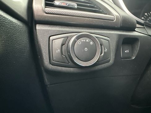 Used 2019 Ford Fusion SE image 24