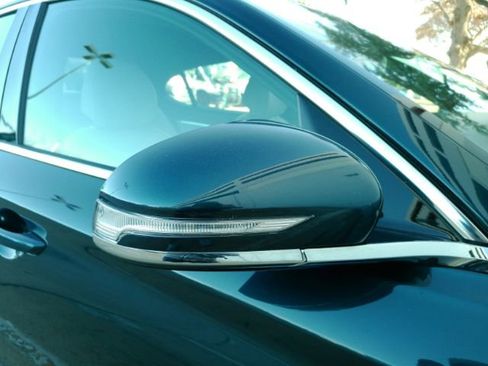 Used 2025 Genesis G70 2.5T image 24