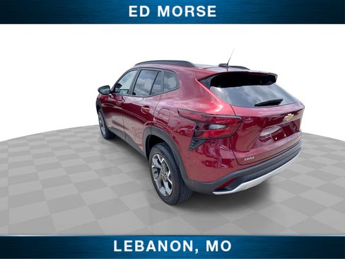 Certified 2025 Chevrolet Trax LT FWD image 6