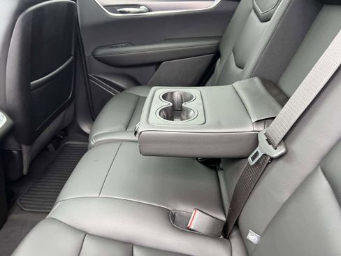 Used 2024 Cadillac XT6 Luxury image 16